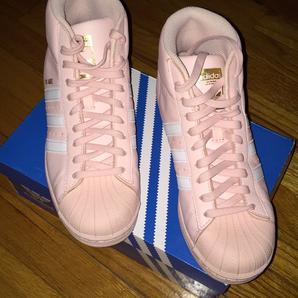 Adidas high tops - Picture 2 of 3